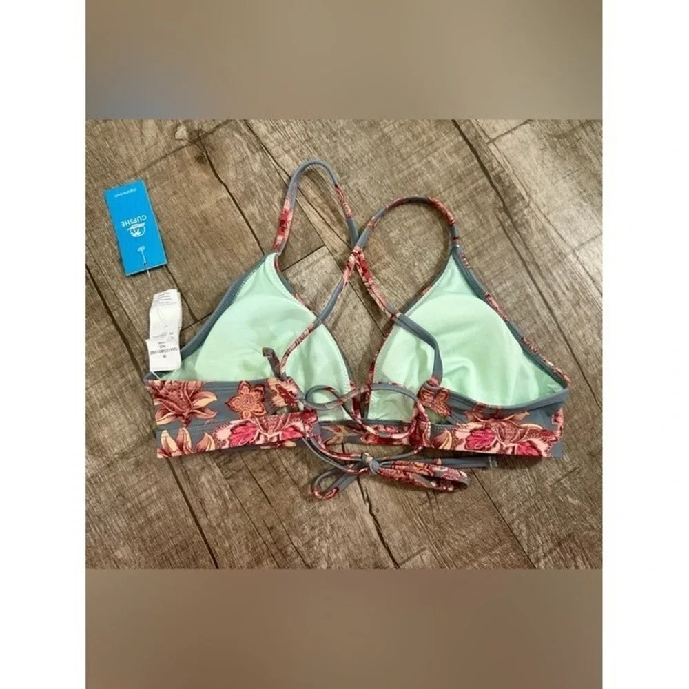 NWT Cupshe Floral Bikini Top –‎ Medium Tropical Deep V Cross Back Swimwear